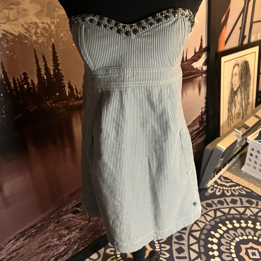 Abercrombie & Fitch (Halter Dress)